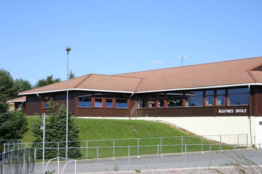 Ågotnes skule - Svømmebasseng